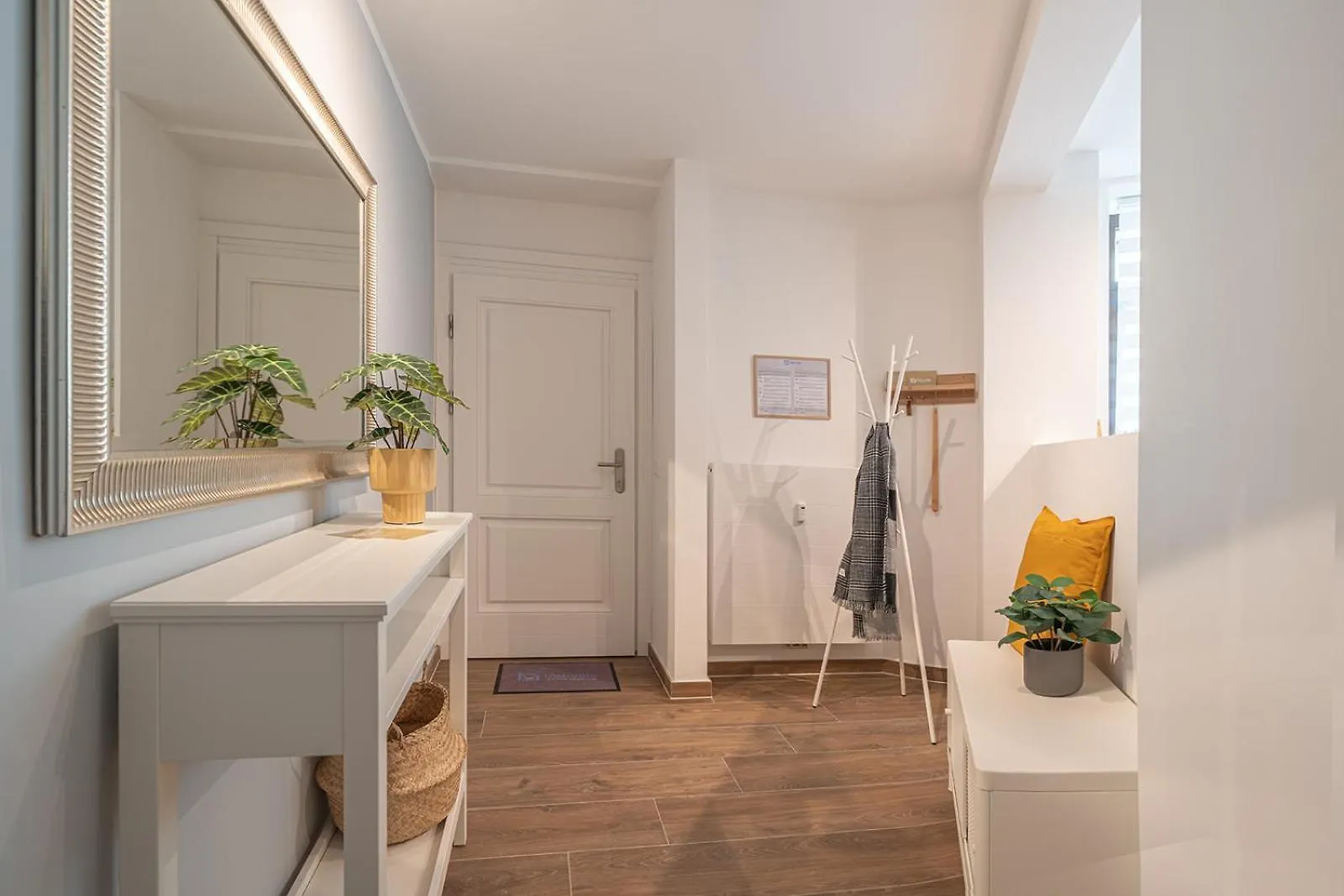 Benville Dresden - Grosser Garten - Modern -Wlan Appartement